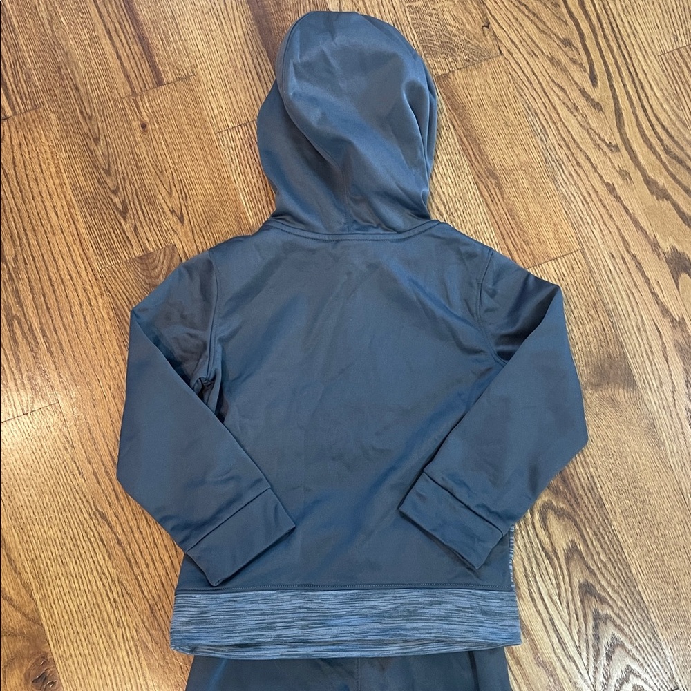 Boy’s Under Armour Matching Sweatsuit. Size 5. Excellent to Like New Condition. - Picture 10 of 13